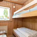 6 Person In Hovborg-by Traum *