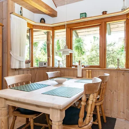 6 Person In Hovborg-by Traum * Hovborg